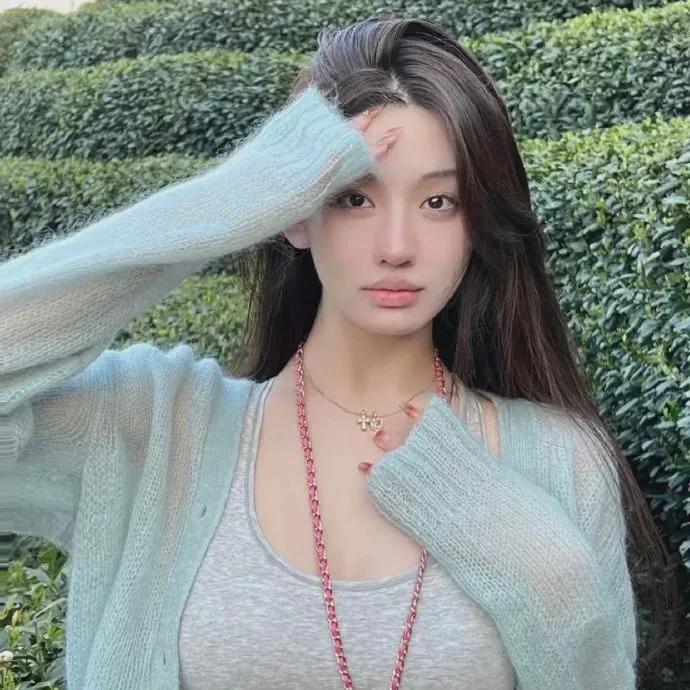 关于莉莉周的一切